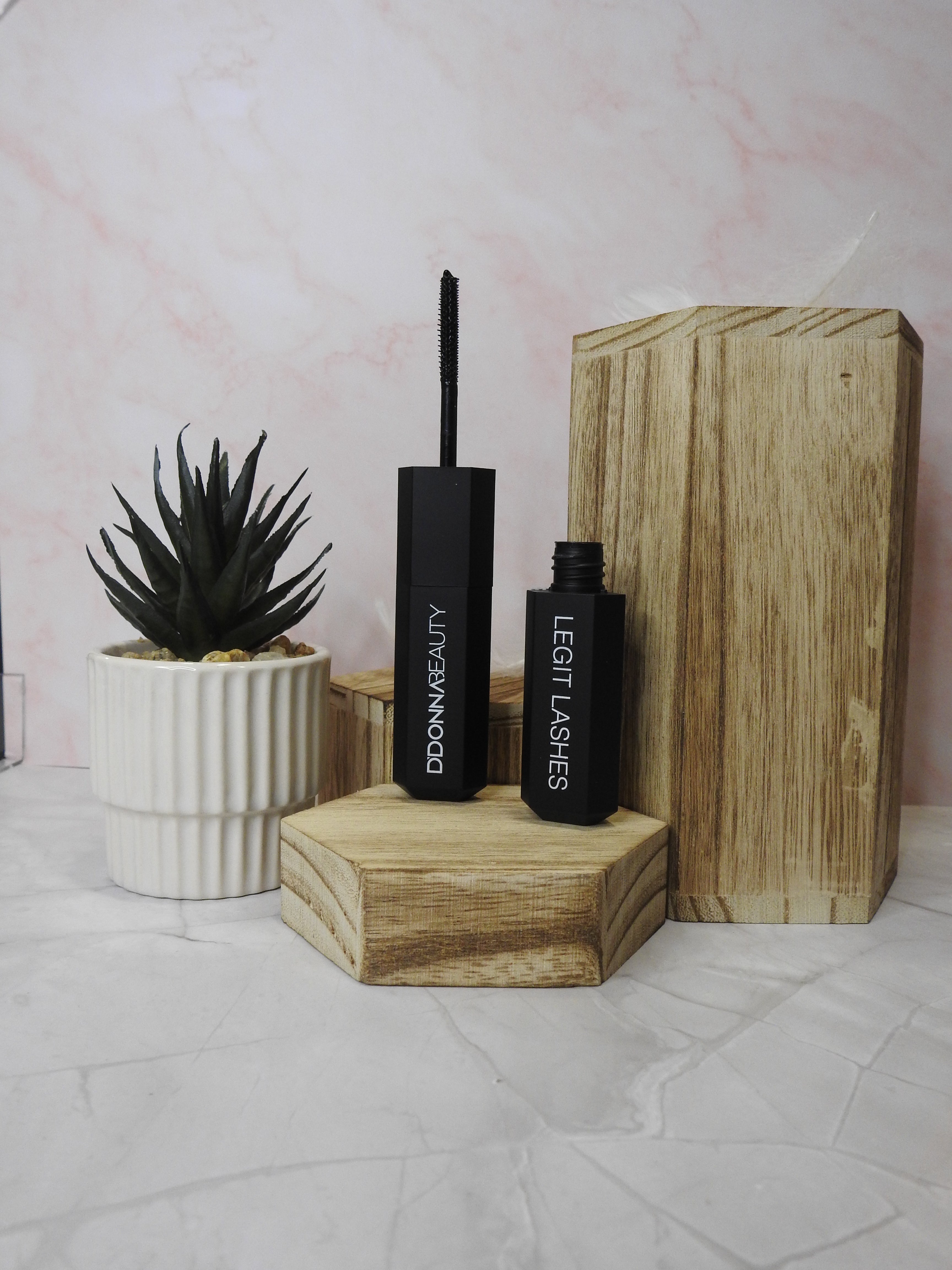 Mascara Legit Lashes – Major Volume & Dramatic Curl | D’Donna Beauty