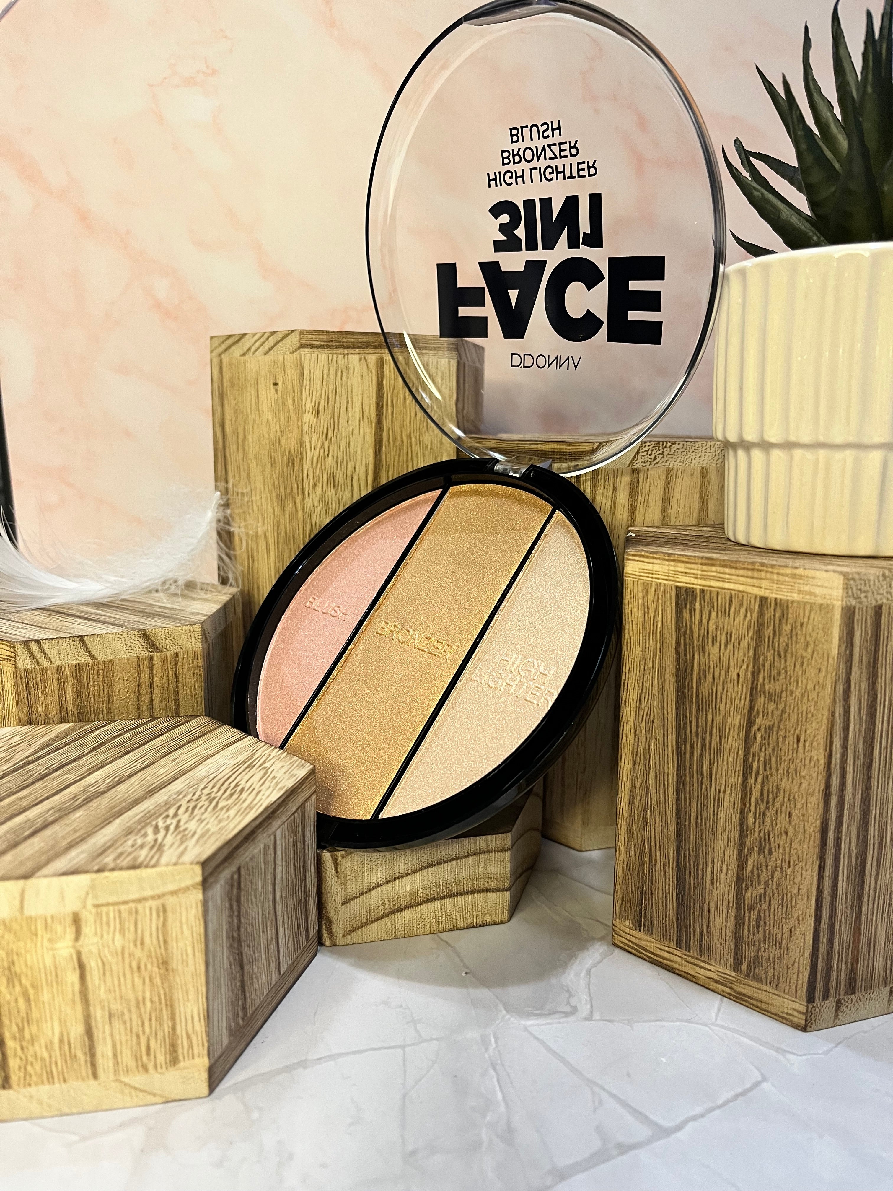 Poudrier 3-en-1 Teint Lumineux – Blush, Bronzer & Enlumineur | D’Donna