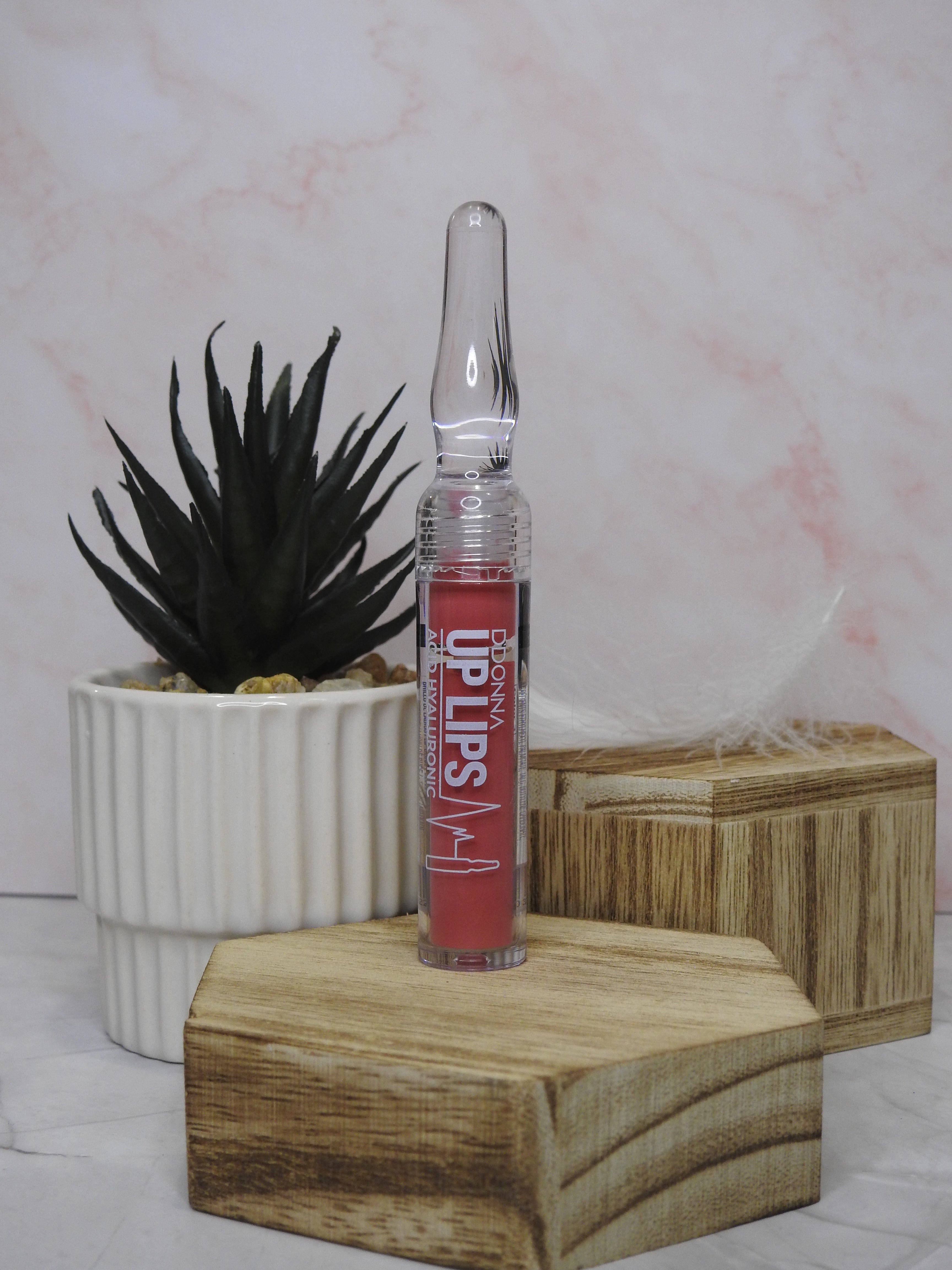 Rouge à Lèvres Liquide Volumateur à l’Acide Hyaluronique – Fini Soft Matte | D’Donna