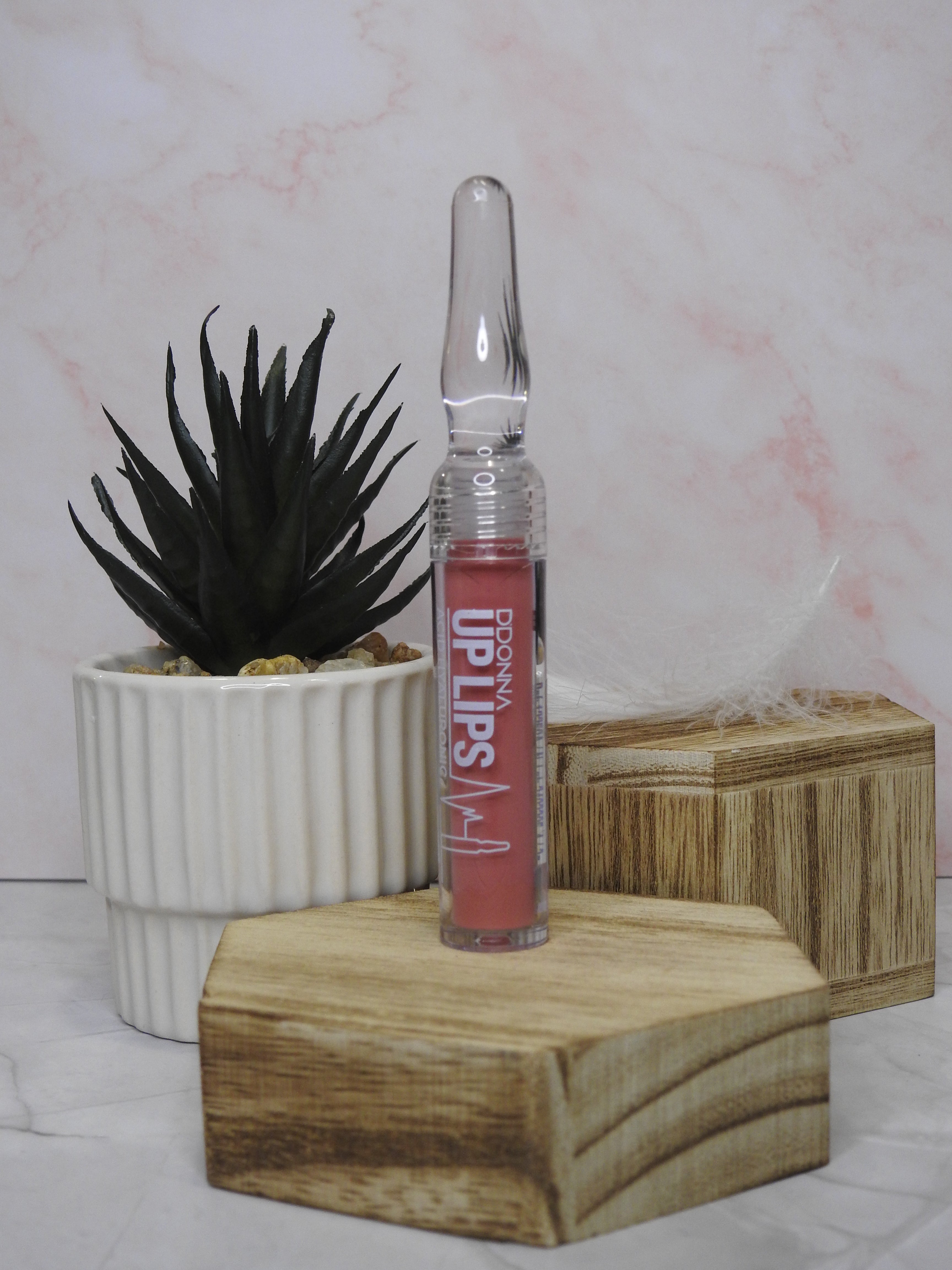 Rouge à Lèvres Liquide Volumateur à l’Acide Hyaluronique – Fini Soft Matte | D’Donna