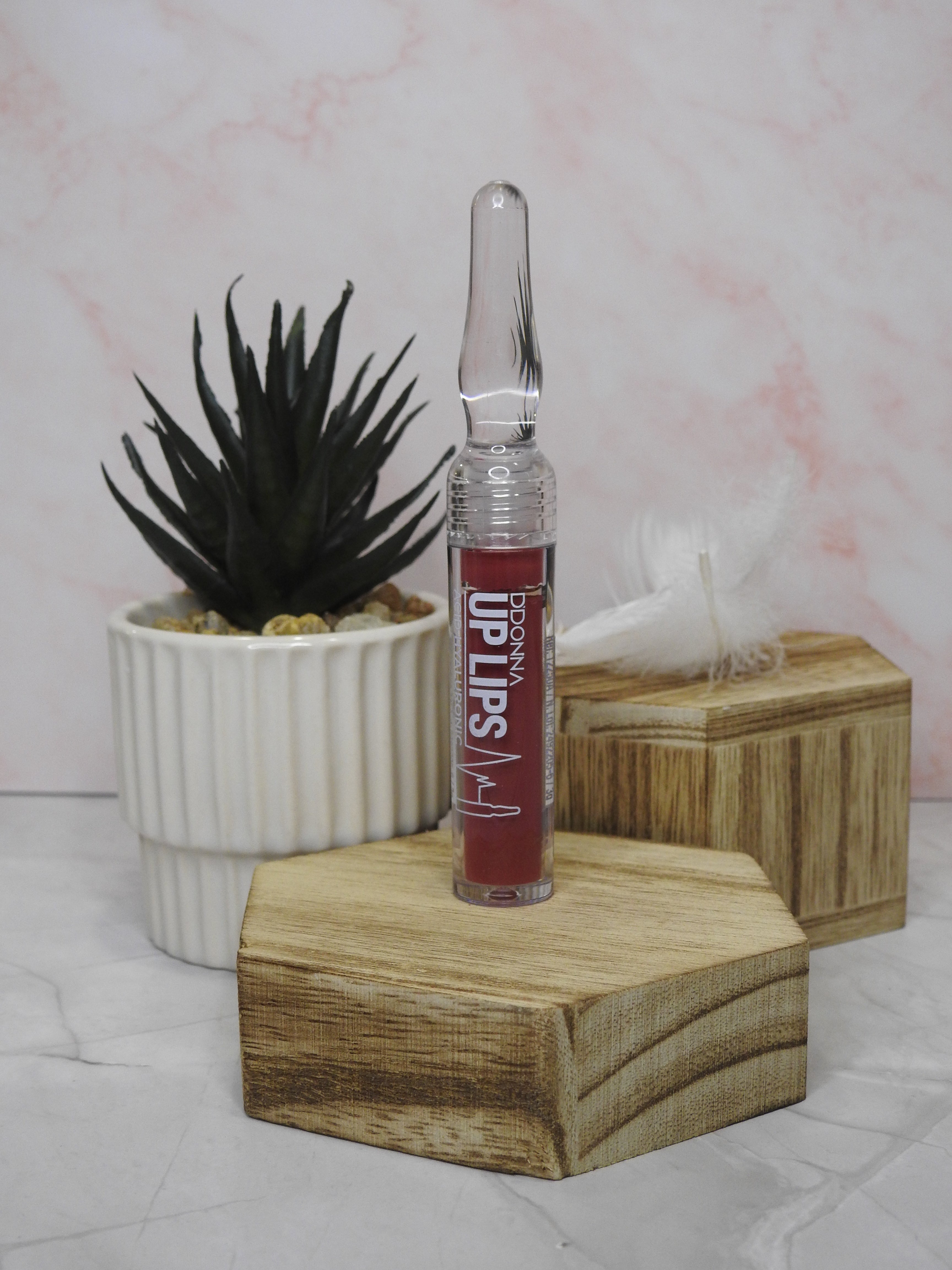 Rouge à Lèvres Liquide Volumateur à l’Acide Hyaluronique – Fini Soft Matte | D’Donna