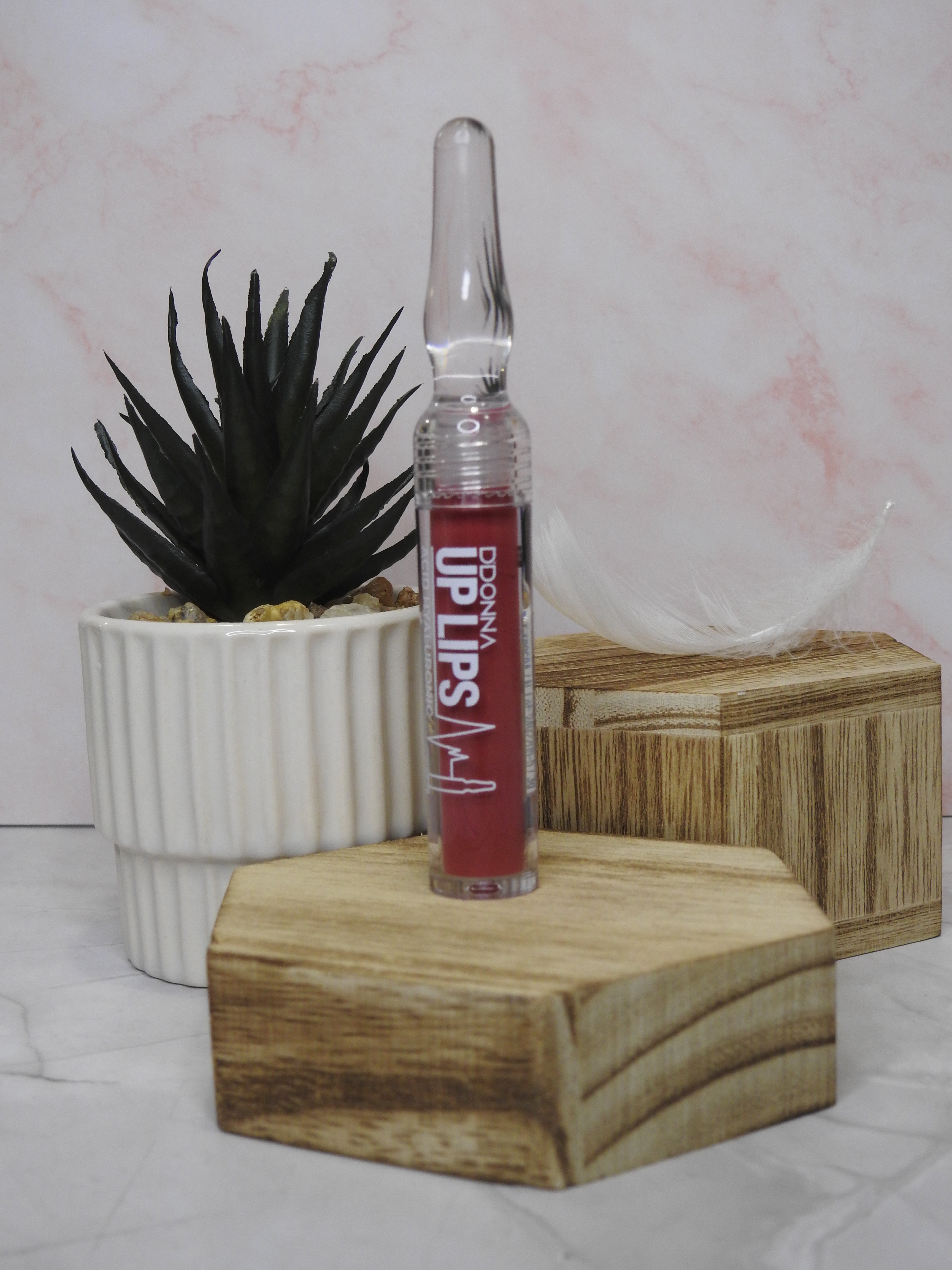 Rouge à Lèvres Liquide Volumateur à l’Acide Hyaluronique – Fini Soft Matte | D’Donna